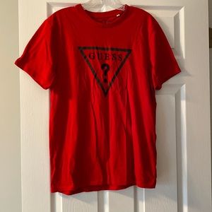 Guess red T-shirt size M